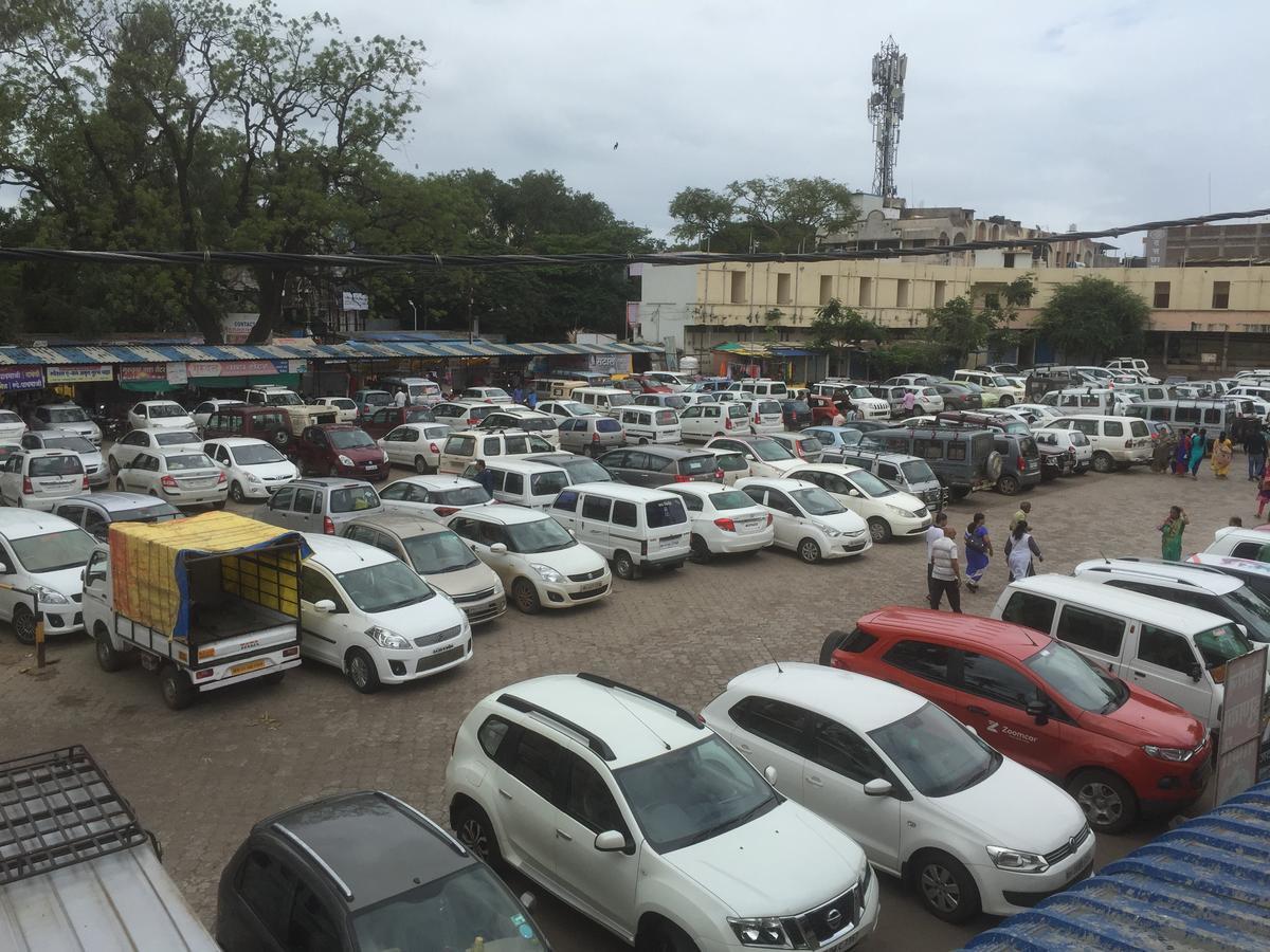 Hotel Joshi Yatri Niwas Kolhapur Exterior foto
