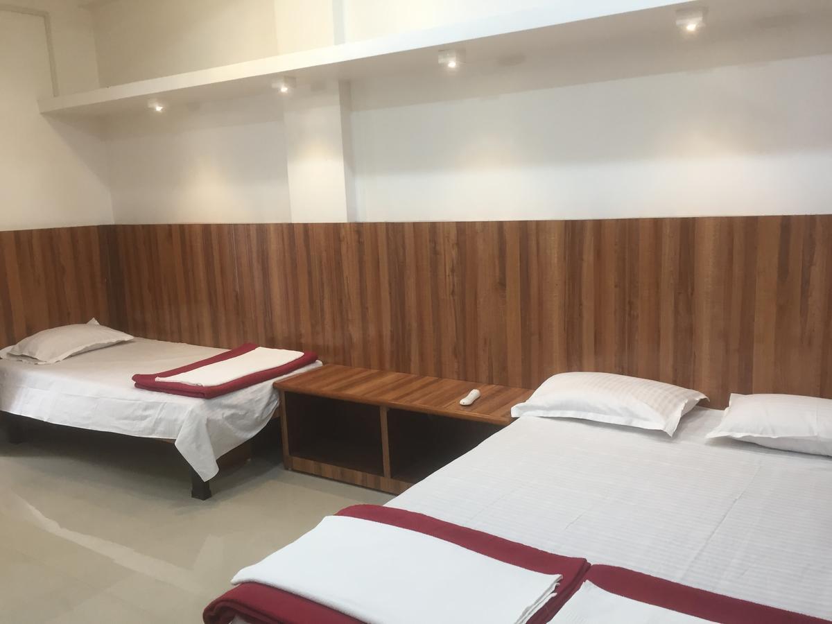 Hotel Joshi Yatri Niwas Kolhapur Exterior foto