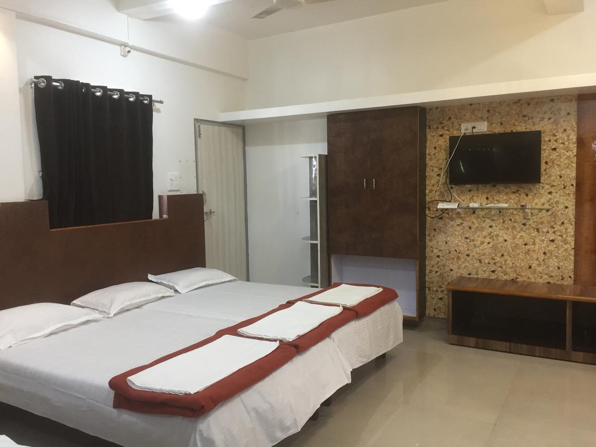 Hotel Joshi Yatri Niwas Kolhapur Exterior foto