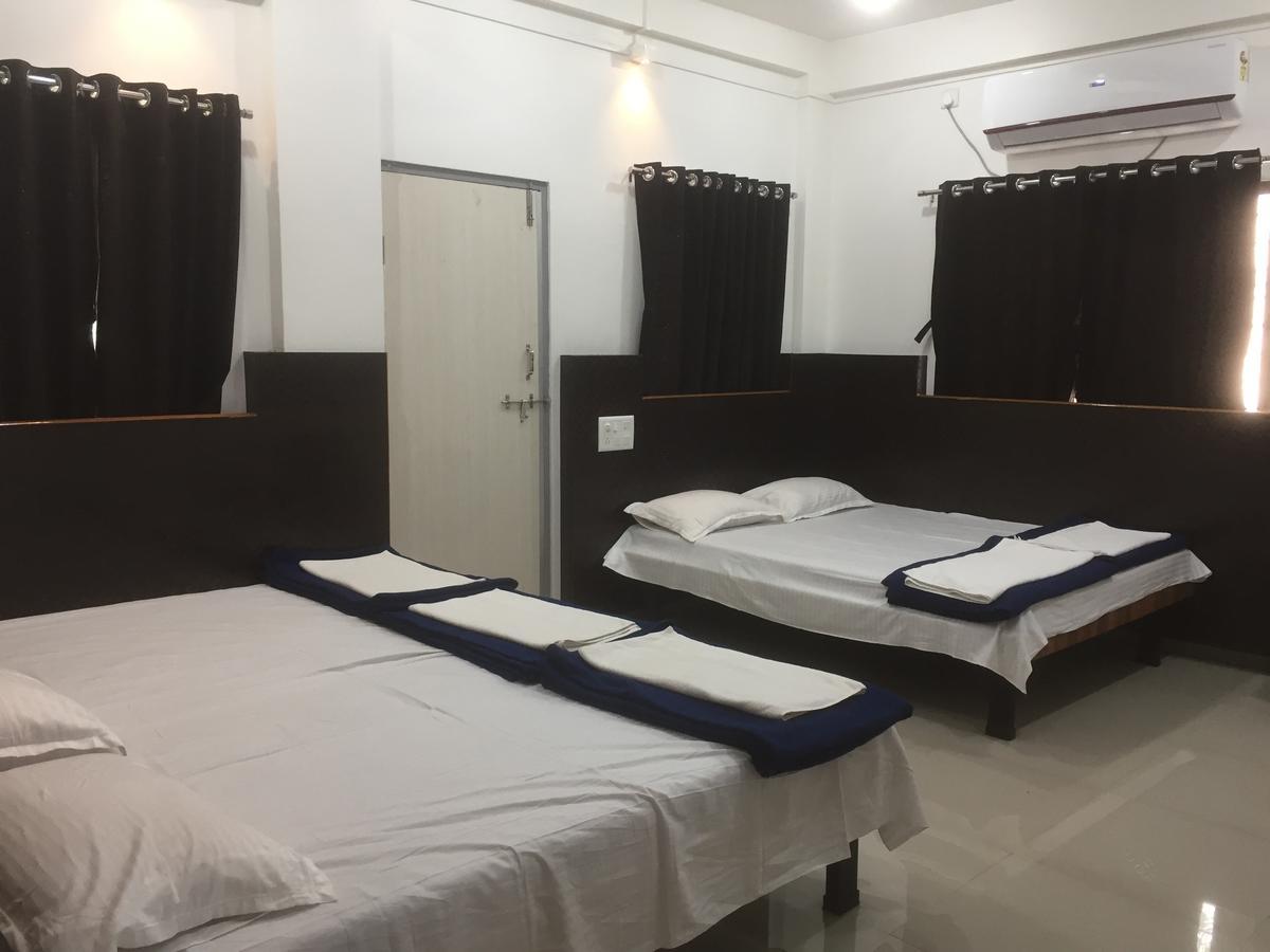 Hotel Joshi Yatri Niwas Kolhapur Exterior foto