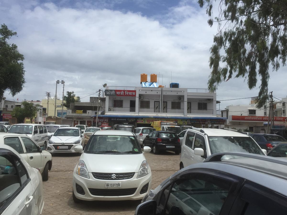 Hotel Joshi Yatri Niwas Kolhapur Exterior foto